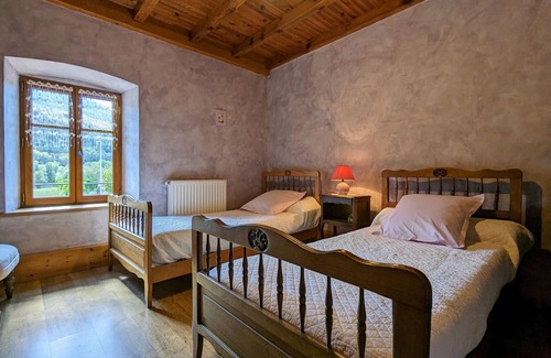 Retournac Cama Y Desayuno | Habitación en granja restaurada con piscina y espacio para grupos