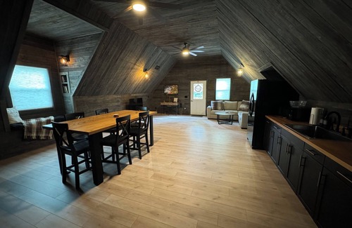 Glasgow Casa | Charming barn in Glasgow, modern amenities, private setting close to downtown
