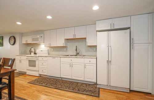 Murray Apartamento | Charming basement apartment in ideal/central location