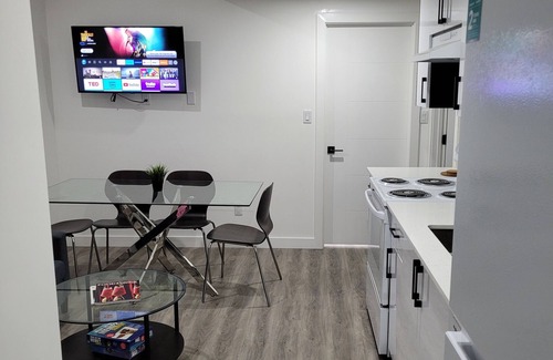 Southeast Edmonton Casa | Charming Basement Private Suite in Bonnie Doon. Just renovated!