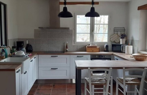 Irouleguy Casa | Charming Basque house. Ideal family and friends with children