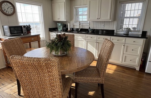 Fairhope Casa | Charming Bayfront Getaway - Private Pier