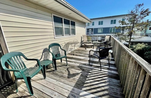 Dewey Beach Cabaña | Charming Bayside Cottage in Dewey Beach: Relaxing Decks, Porches & Private Rooms