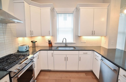 Cape Charles Casa | Charming Bayside Retreat – Walk to Beach & Life Center Pools!