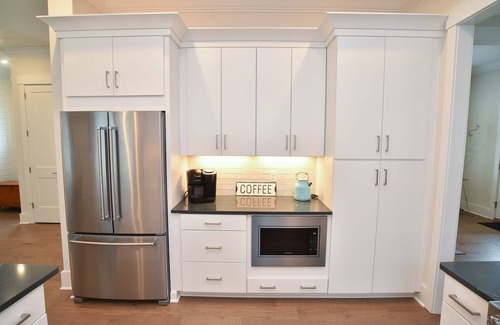 Cape Charles Casa | Charming Bayside Retreat – Walk to Beach & Life Center Pools!