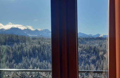 Male Ciche Cama Y Desayuno | Charming bed & breakfast in quaint Bukowina Tatrzańska with magical views