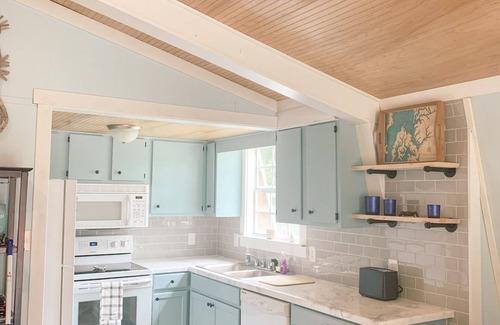 Tranquil Harbour Casa | Charming Beach Bungalow Refreshed for 2025