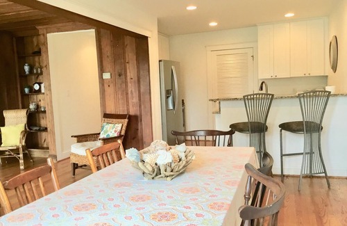Northeast Virginia Beach Cabaña | Encantadora casa de playa a solo 100 metros del océano Atlántico