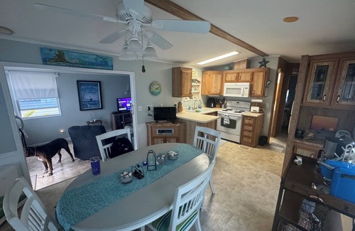 Hutchinson Island South Cabaña | Charming Beach Cottage in Windmill Village located on Hutchinson Island.