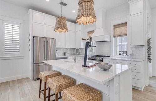 Port Aransas Cabaña | Charming Beach Cottage with Petite Park VIew and 20+ Resort Like Amenities