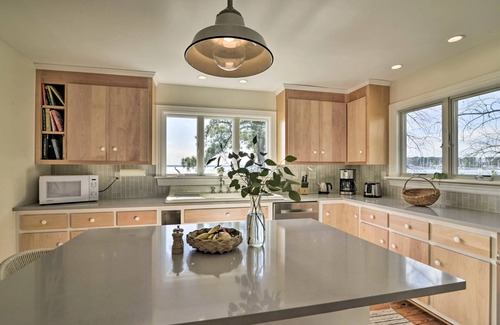 Deltaville Cabaña | Charming Beach Cottage on Fishing Bay