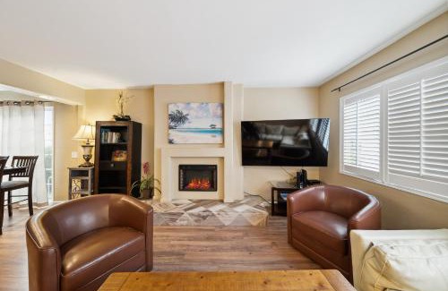 Corona del Mar Casa | Charming Beach Duplex Home in Corona del Mar