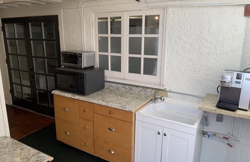 Laguna Beach Apartamento | Charming Beach Studio, 2 blocks from the sand
