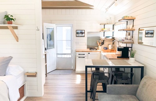 South Haven Cabaña | Charming Beachfront Studio Cottage