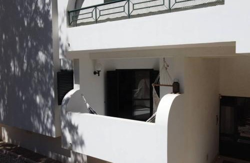 Salgados Apartamento | Charming Beachside Apartment- The Perfect Getaway!