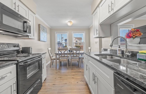 Norfolk Casa | Charming Beachside Duplex: 2 Units -3 Bedrooms-each. Ideal for large families