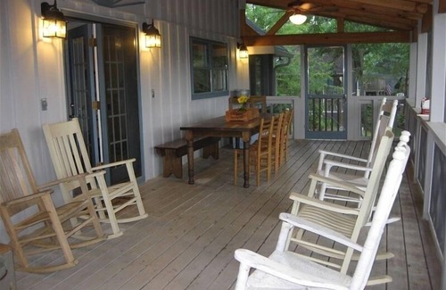 Unaka Cabaña | Pata de oso con Encanto cabina con vista espectacular del lago Hiwassee