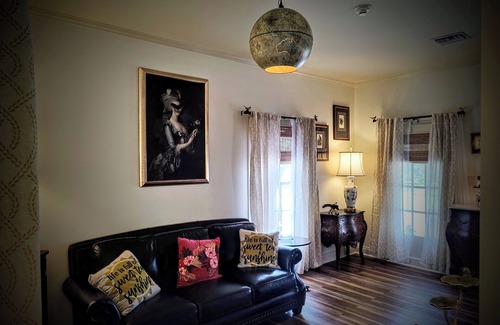 New Iberia Cama Y Desayuno | Charming Bed & Breakfast at Rip Van Winkle Gardens