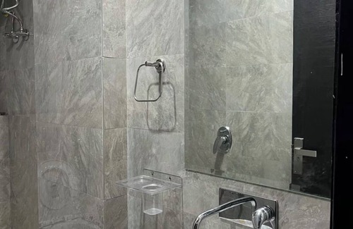 Shalimar Bagh Cama Y Desayuno | Charming bed & breakfast in perfect New Delhi with WiFi, AC