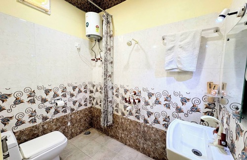 Rakabganj Cama Y Desayuno | Charming bed & breakfast in brilliant Agra with WiFi, AC