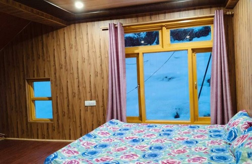 Sissu Cama Y Desayuno | Charming bed & breakfast with WiFi in Raling Khangsar