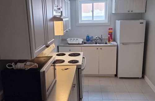 Woodbine - Lumsden Casa | Charming bedroom in a blissful house in wonderful Toronto with AC and WiFi