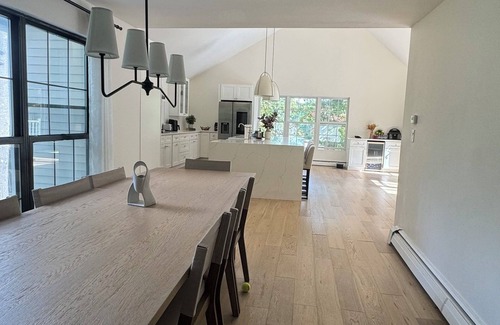 Hudson Casa | Charming Bedroom with WiFi, AC in wonderful Hudson NH