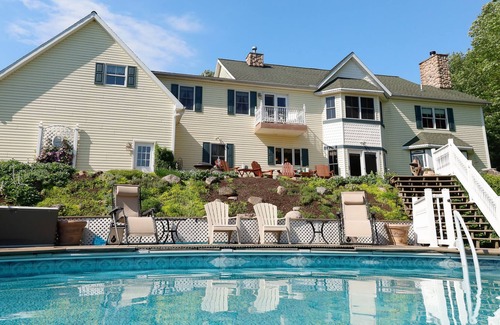 McKean Cama Y Desayuno | Charming Bnb on a private Estate! Room #1