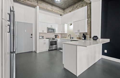 Birmingham Condominio | Charming Boho Loft on Historic Morris Ave
