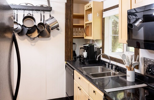 Middletown Cabaña | CHARMING BOHO-STYLE COTTAGE IN MIDDLETOWN NY