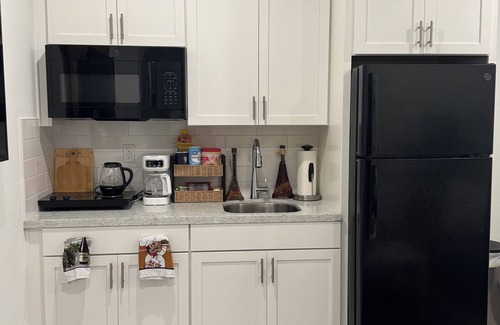 Antelope Casa | Charming brand-new 1-bedroom, 1-bath private suite with private entrance
