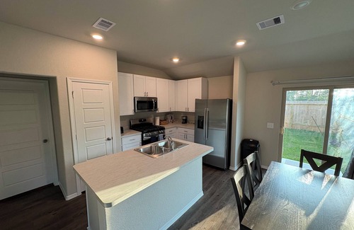 Conroe Casa | Charming Brand New 3BD house with stunning wooded views,Fiber optics,fenced yard