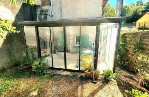 Ayguesvives Apartamento | Charming brickyard cottage near a lock