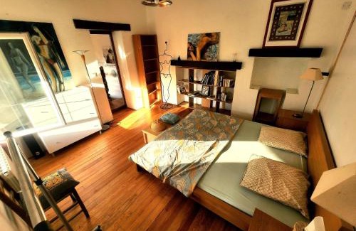 Ayguesvives Apartamento | Charming brickyard cottage near a lock