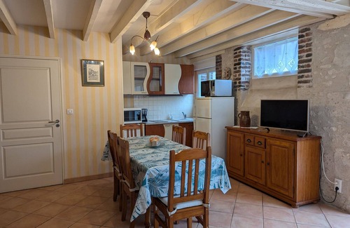 Epieds-en-Beauce Cabaña | Charming, Bright Cottage in Village Center - Comfort and Tranquility Near Orleans