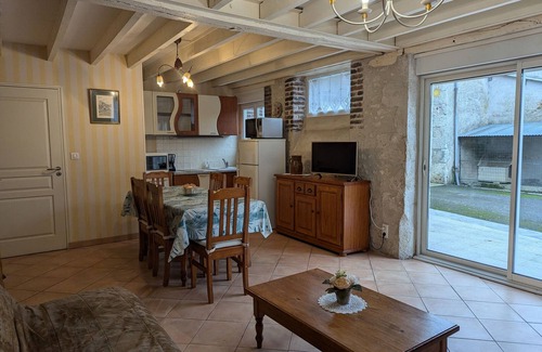 Epieds-en-Beauce Cabaña | Charming, Bright Cottage in Village Center - Comfort and Tranquility Near Orleans