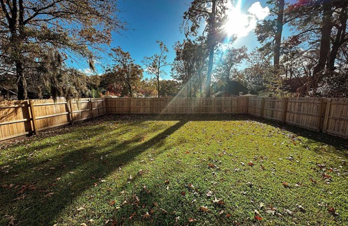 Pooler Casa | Charming & Bright 2 bedroom ~ Close to Downtown Savannah / Airport