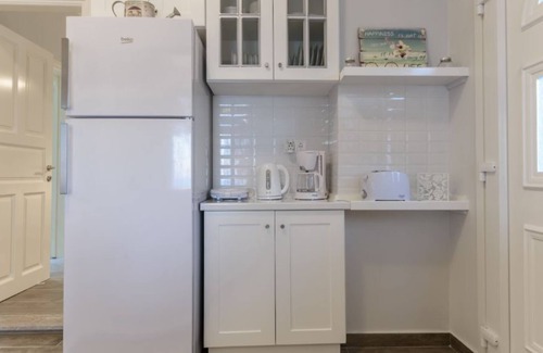 Apraos Apartamento | Charming bright apartment near the sea, private terrace!
