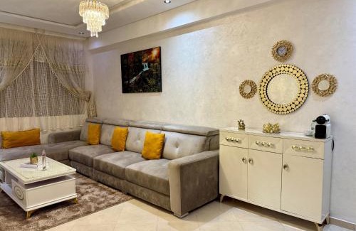La Ville Haute Apartamento | Charming Bright Flat in Historic La Ville Haut