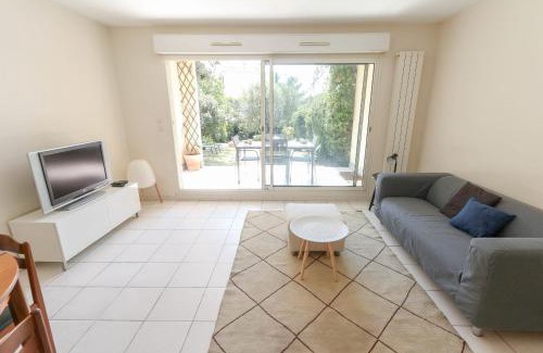 Prado - Republique Apartamento | Charming & bright flat with AC Garden 300m and Closed Garage - BENAKEY