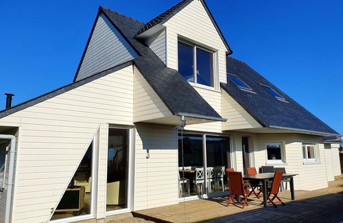 Locquirec Casa | Charming, bright, spacious house (sleeps 12) 2 mns from the beach