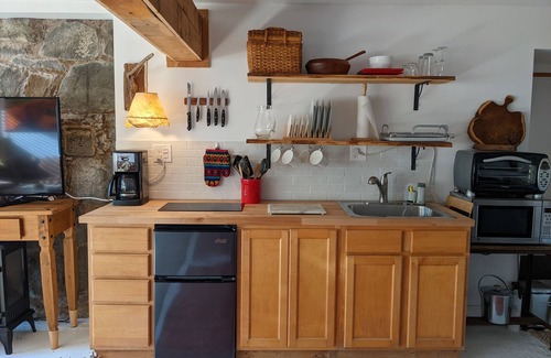 Smallwood Apartamento | Charming Brook Side Retreat by The Forest Reserve