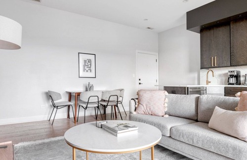 Bucktown Apartamento | Charming Bucktown 2BR nr I-90, by Blueground