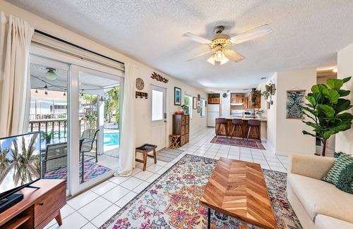 Florida North Atlantic Coast Casa | Charming Bungalow w/ Pool in North Palm Beach