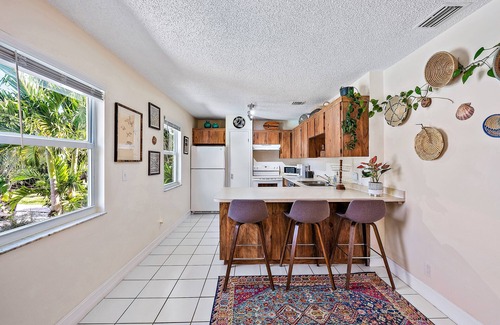 Florida North Atlantic Coast Casa | Charming Bungalow w/ Pool in North Palm Beach