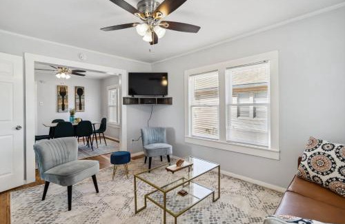 McKinney Casa | Charming Bungalow in McKinney – Walk to Downtown bungalow