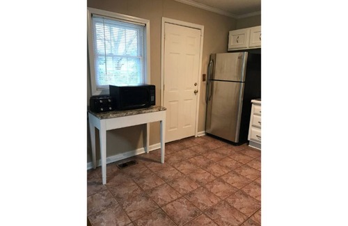 Buford Highway Casa | Charming bungalow in quiet neighborhood inside 285