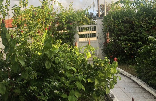 Saint-Joseph Casa | Charming bungalow with swimming pool