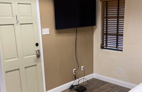 Historic Downtown Grapevine Casa | Charming bungalow