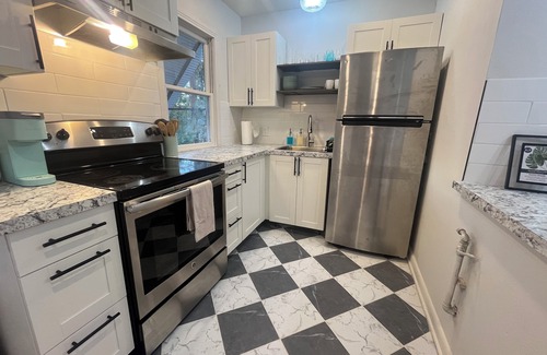 Southside Casa | Charming bungalow with AC and WiFi in fantastic San Antonio